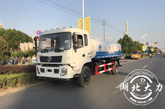 東風灑水車圖片