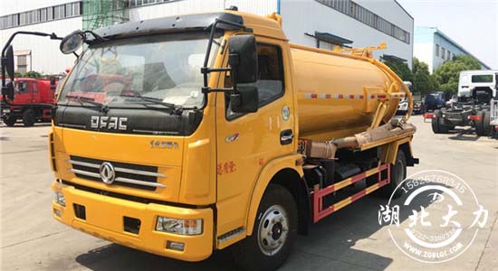 東風(fēng)多利卡吸污車(chē)圖片